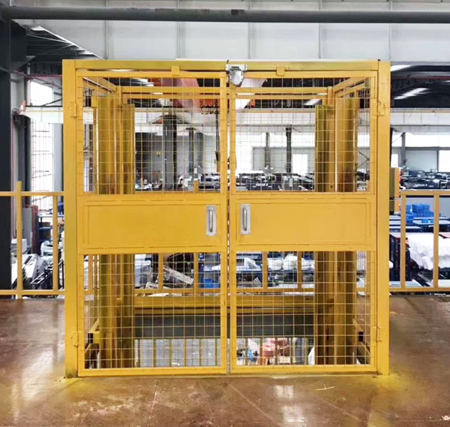 信州智能导轨式升降机亮相